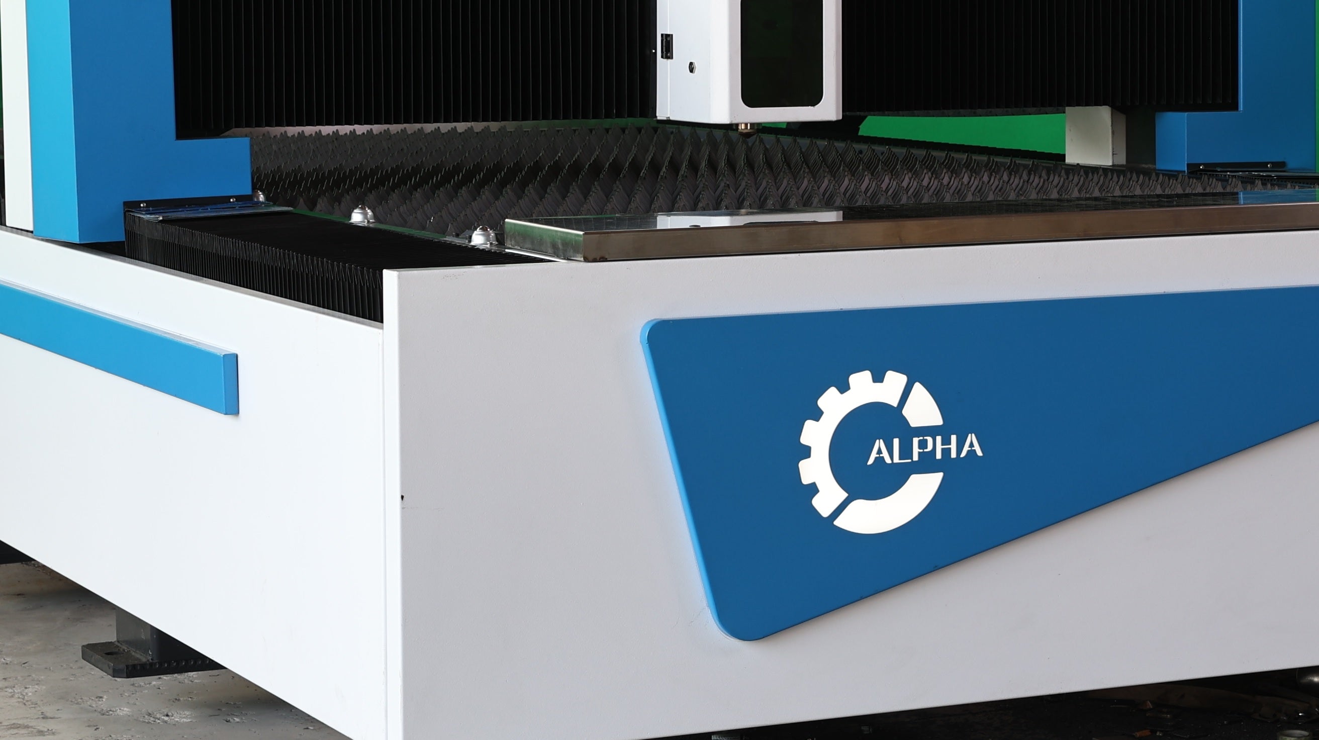 ST Series Alpha Fiber Laser Cutting Machine